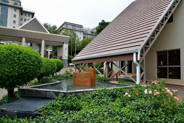 Courtyard Hotel Sandton Johannesburg image 2